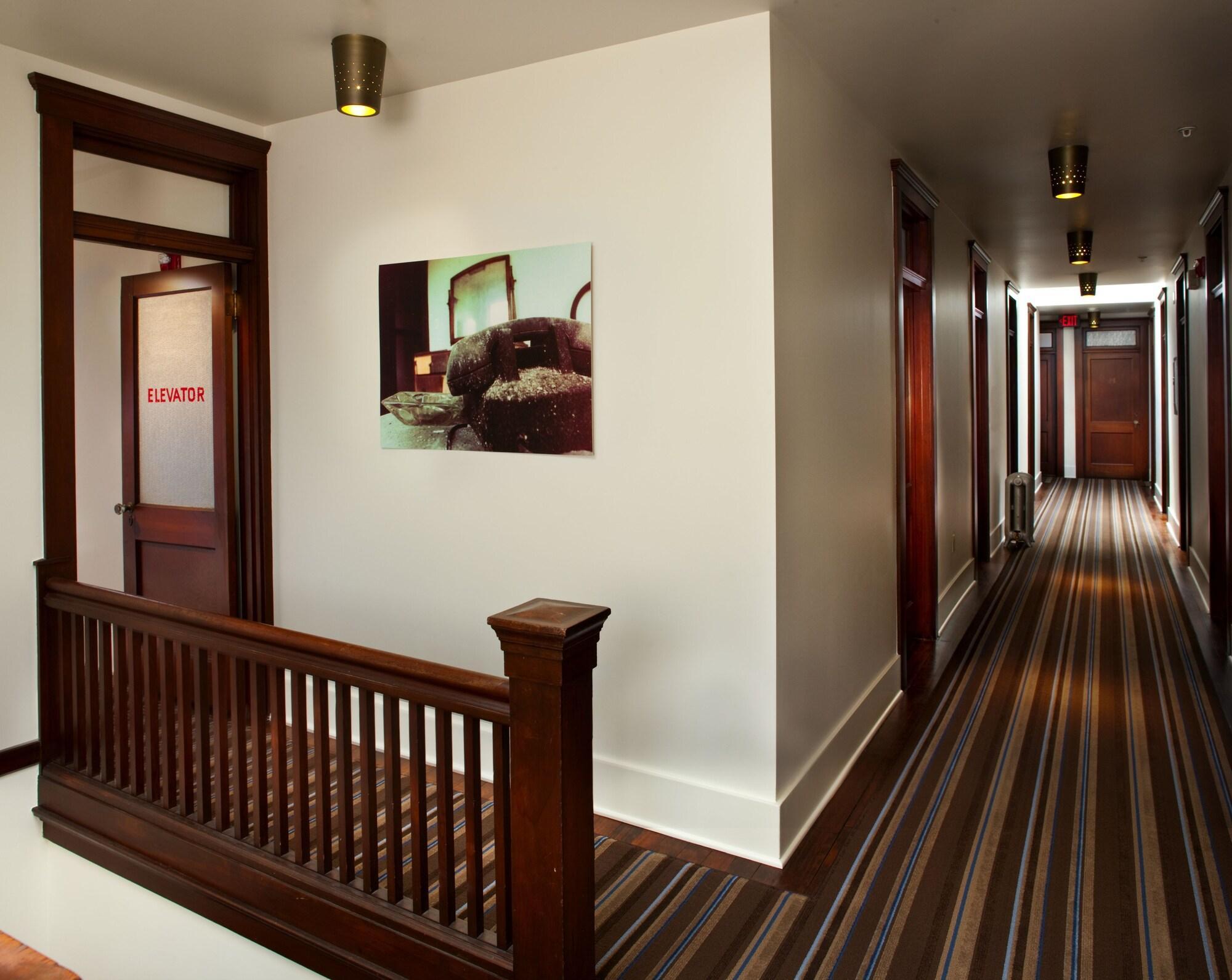 Commodore Hotel アストリア エクステリア 写真